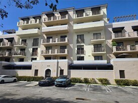 8430 SW 8th St in Miami, FL - Building Photo