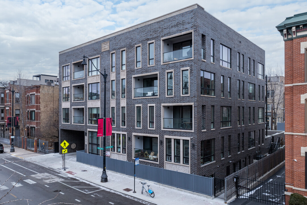 1901 N Halsted St in Chicago, IL - Foto de edificio