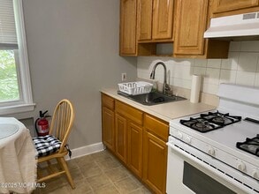 22-24 Oldfield Pl in Red Bank, NJ - Building Photo - Building Photo