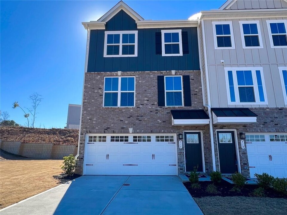 916 Sugar Vista Cir in Buford, GA - Building Photo