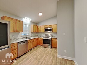 366 Lockwood Dr in Clayton, NC - Building Photo - Building Photo