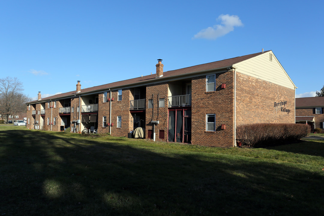 Heritage Village Apartments in Hatfield, PA - Foto de edificio