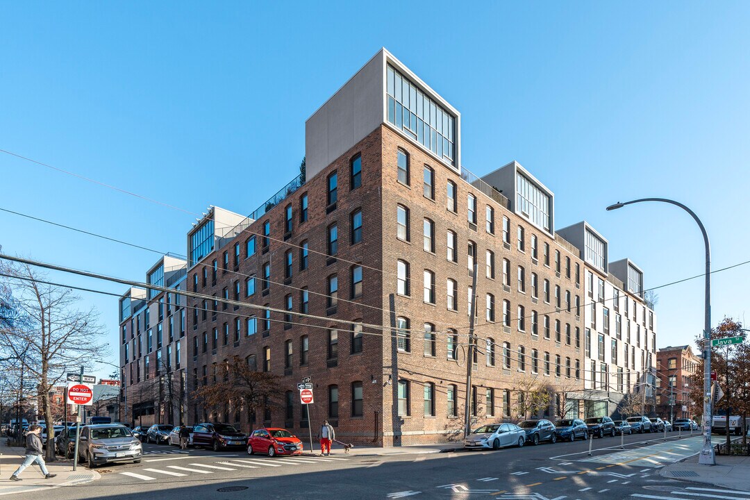 The Pencil Factory in Brooklyn, NY - Foto de edificio