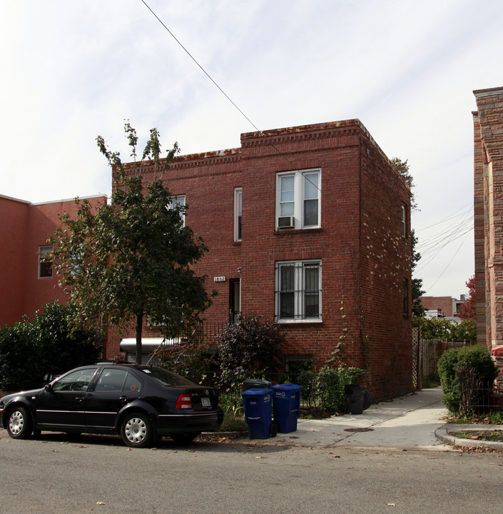 1802 10th St NW in Washington, DC - Building Photo