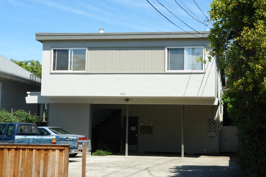 1933 Stuart St in Berkeley, CA - Building Photo