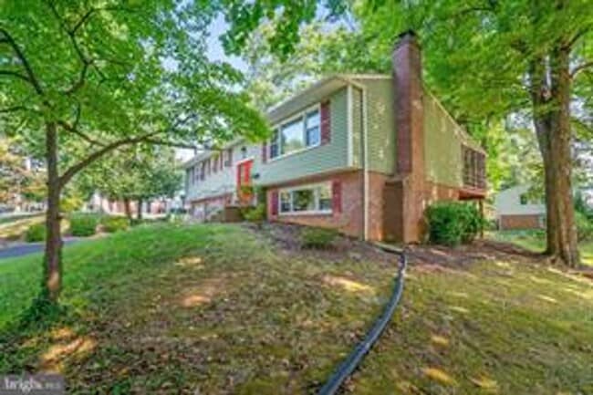 property at 9821 Hampton Ln