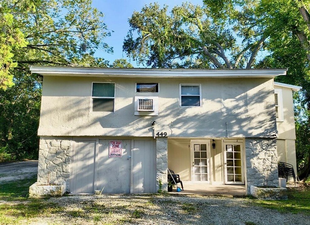 321 S Adams St in Daytona Beach, FL - Building Photo