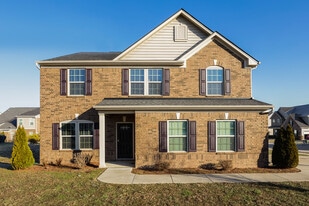 1543 Oak Dr in Murfreesboro, TN - Building Photo