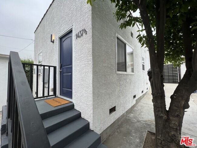 1437 Pleasant Ave in Los Angeles, CA - Building Photo - Building Photo