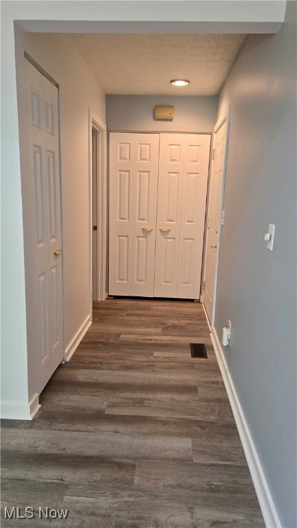 1369 Bobby Ln in Westlake, OH - Building Photo - Building Photo