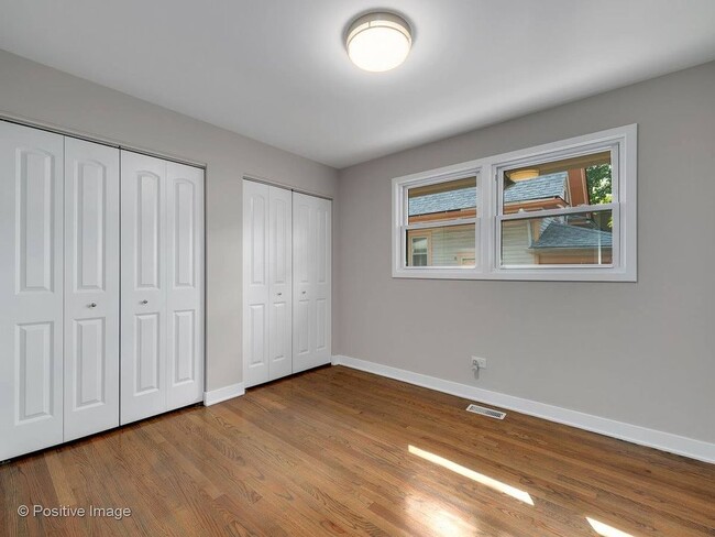 515 N Marion St, Unit 1 in Oak Park, IL - Foto de edificio - Building Photo