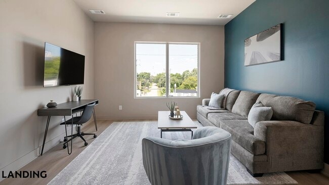 1090 Haysboro Ave, Unit 204 in Nashville, TN - Building Photo - Building Photo