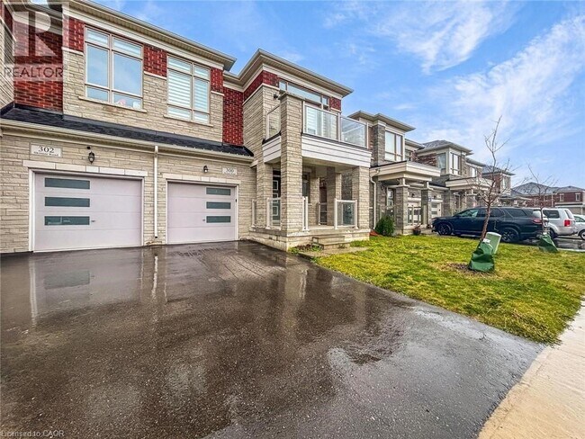 300 Skinner Rd in Hamilton, ON - Building Photo - Building Photo