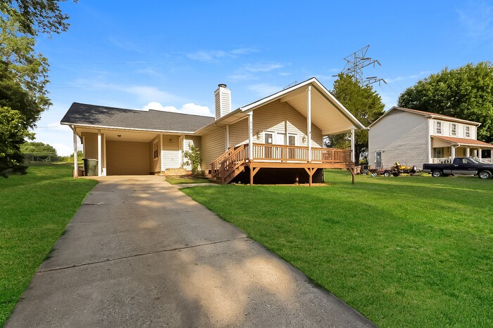 5104 Holly Ridge Rd in Greensboro, NC - Building Photo