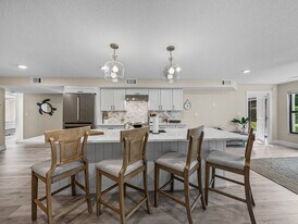 4082 Belair Ln in Naples, FL - Building Photo