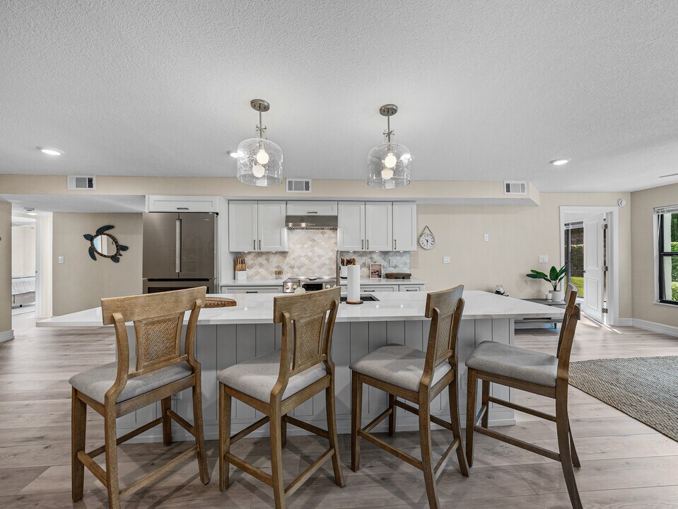 4082 Belair Ln in Naples, FL - Building Photo