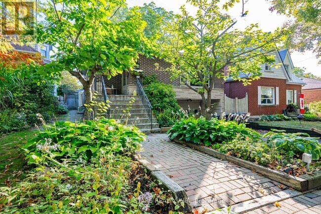 55 Larwood Blvd in Toronto, ON - Building Photo - Building Photo