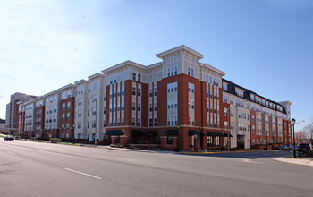 Halstead at The Metro in Fairfax, VA - Building Photo - Building Photo