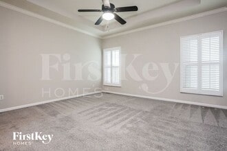 1514 Wrangler Way in Raymore, MO - Foto de edificio - Building Photo