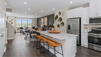 81 Crimson Dr in Manalapan, NJ - Building Photo - Building Photo