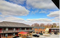 Charleswood Condo Apartments in Louisville, KY - Foto de edificio - Building Photo