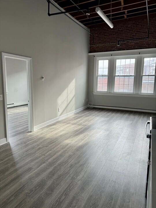 15 N Main St in Attleboro, MA - Building Photo
