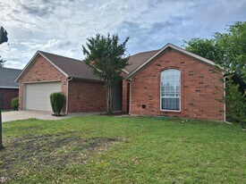 1016 Brookhaven in Royse City, TX - Building Photo