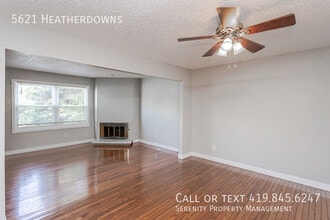 5621 Heatherdowns Blvd in Maumee, OH - Building Photo - Building Photo
