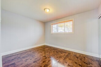 11 Bellefontaine St in Toronto, ON - Building Photo - Building Photo