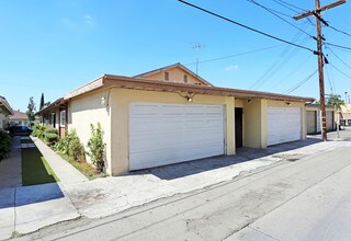 1031 N Shattuck Pl in Orange, CA - Building Photo - Building Photo