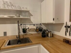 8852 Wonderland Ave, Unit Guesthouse Laurel Canyon in Los Angeles, CA - Building Photo - Building Photo
