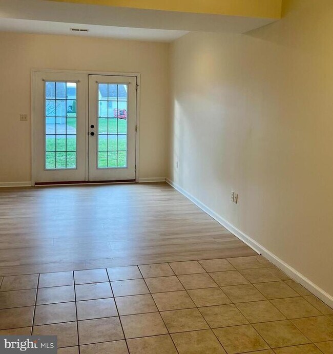 2037 Powell Dr in Chambersburg, PA - Building Photo - Building Photo