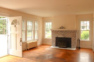 142 Connecticut Ave in West Haven, CT - Building Photo - Building Photo