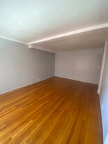 7 May St in Hartford, CT - Building Photo