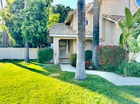 39259 Via Las Sintras in Murrieta, CA - Building Photo