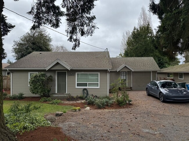 21711 84th Ave W in Edmonds, WA - Foto de edificio - Building Photo