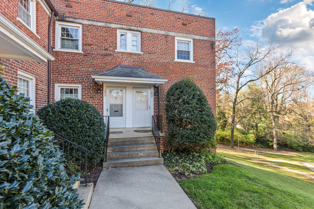 1822 East-West Hwy in Silver Spring, MD - Foto de edificio