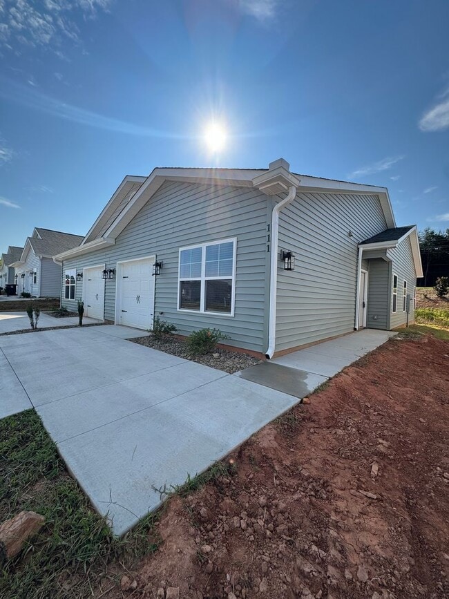 111 Brawley Villas Pl in Mooresville, NC - Building Photo - Building Photo