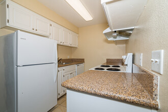 Pinewood Apartments in Sacramento, CA - Building Photo - Interior Photo