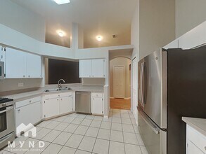 1328 Maximilian Dr in Zephyrhills, FL - Building Photo - Building Photo