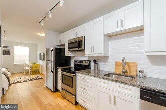 224 Church St in Philadelphia, PA - Foto de edificio - Building Photo