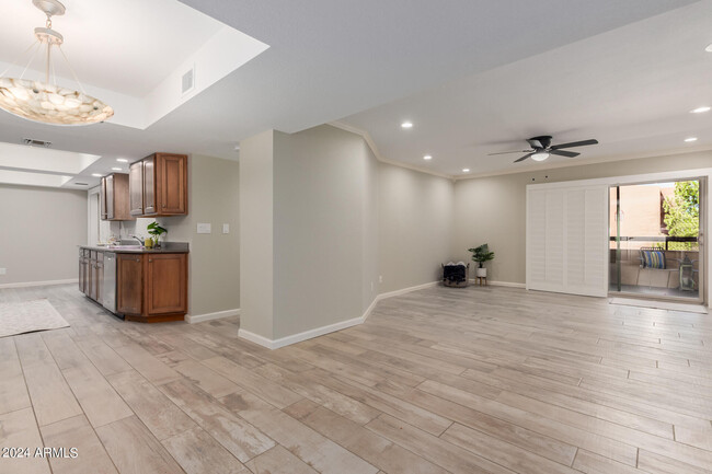 property at 12212 N Paradise Vlg Pkwy S