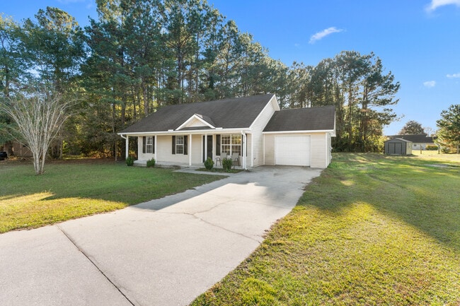 306 Lawton Ct in Springfield, GA - Building Photo - Building Photo