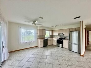 709 S Lake Starr Blvd in Lake Wales, FL - Building Photo - Building Photo