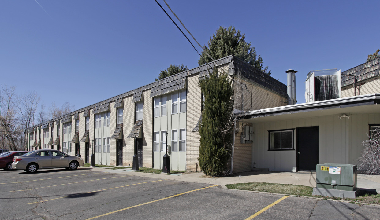 Brook Hollow Apartments in Ogden, UT - Building Photo