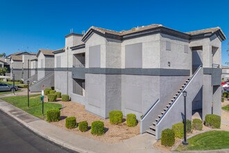 Laguna at Arrowhead Ranch in Glendale, AZ - Foto de edificio - Building Photo