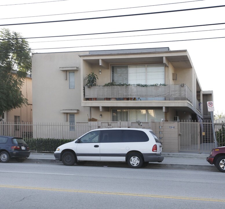 10848 Oxnard St in North Hollywood, CA - Foto de edificio