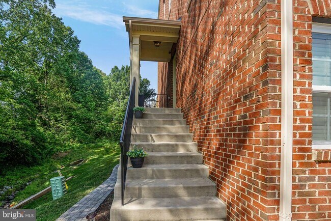 9708 St Mary Ellen Way in Lorton, VA - Building Photo - Building Photo