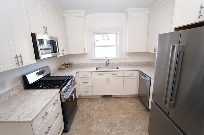 81 Waverly St, Unit 2 in Boston, MA - Building Photo - Building Photo