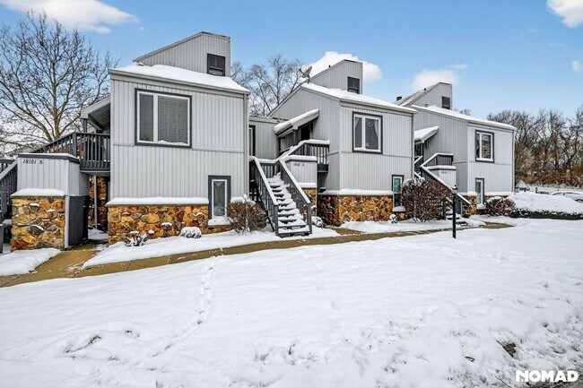 18101 Stoneridge St in South Bend, IN - Foto de edificio - Building Photo